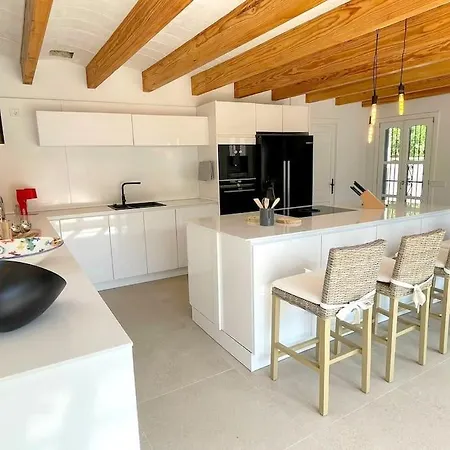 Apartman Strandnahe Mit Pool, Wifi, Klima, Heizung, Tischtennis, Trampolin In